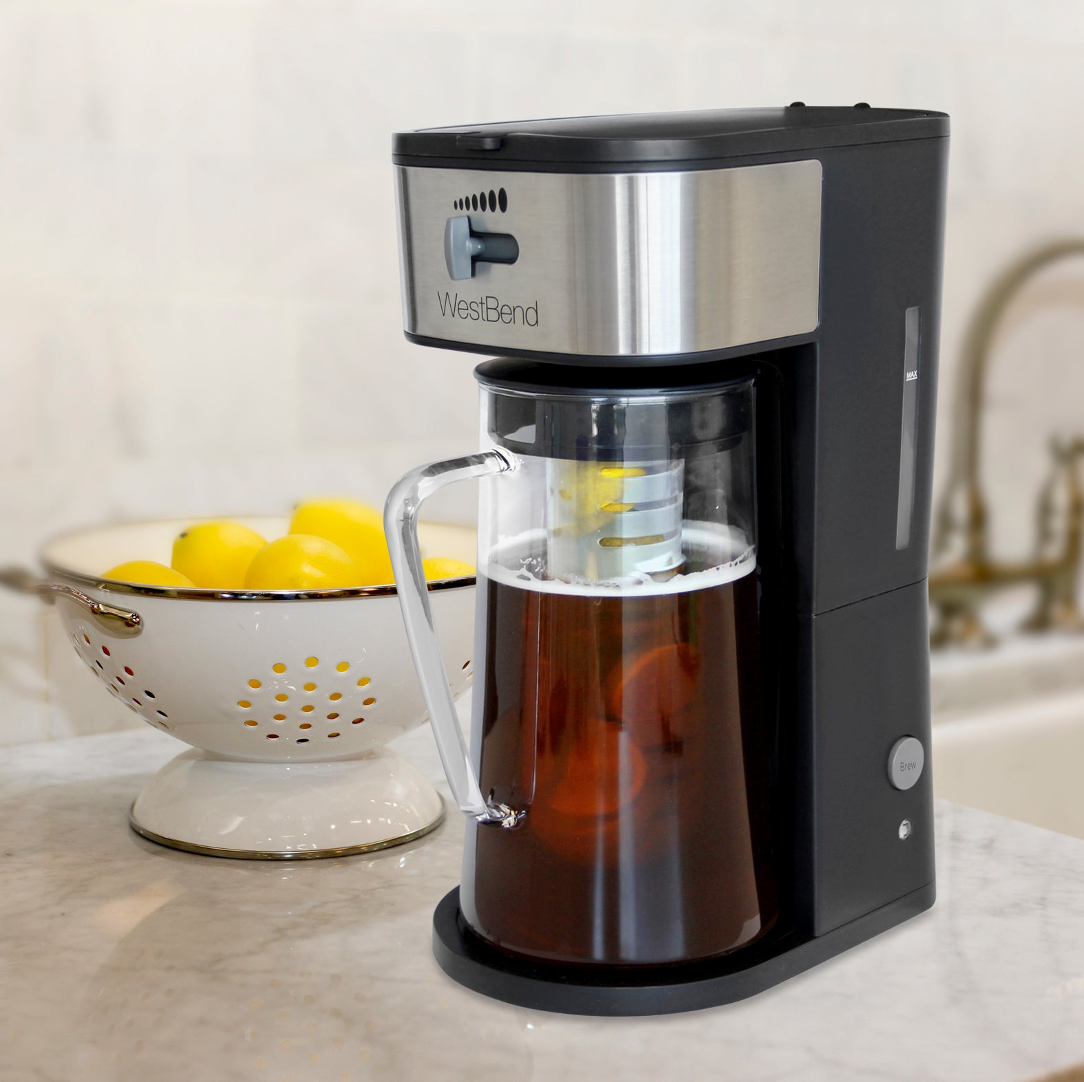 https://westbend.com/cdn/shop/products/west-bend-ice-tea-maker-with-infusion-tube-275-qt-capacity-it500-west-bend-516713.jpg?v=1703745338